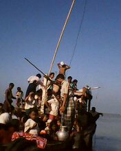The Navy Refuses Ethnic Kaman Refugees in Sittwe
