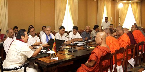 သီရိလကၤာတြင္ မြတ္စလင္ ဆန္႔က်င္မႈမ်ား ရပ္တန္႔ရန္ သမၼတမွ သံဃာမ်ားအား ေျပာၾကား