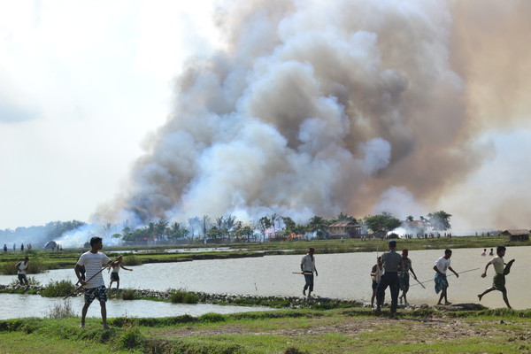 ရိုဟင္ဂ်ာမ်ားအေပၚ လူသားျဖစ္မွဳကို ဆန္ ့က်င္က်ဴးလြန္မွဳႏွင့္ လူမ်ိဳးတံုး သုတ္သင္မွဳ အစီရင္ခံစာ Human Rights Watch ထုတ္ျပန္