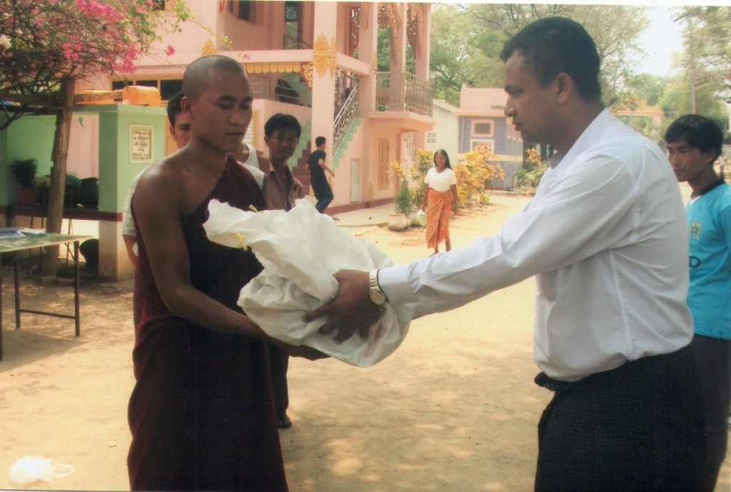 လူမ်ိဳး၊ ဘာသာမခြဲျခားဘဲ မိတၳီလာဒုကၡသည္မ်ားအား လွဴဒါန္း