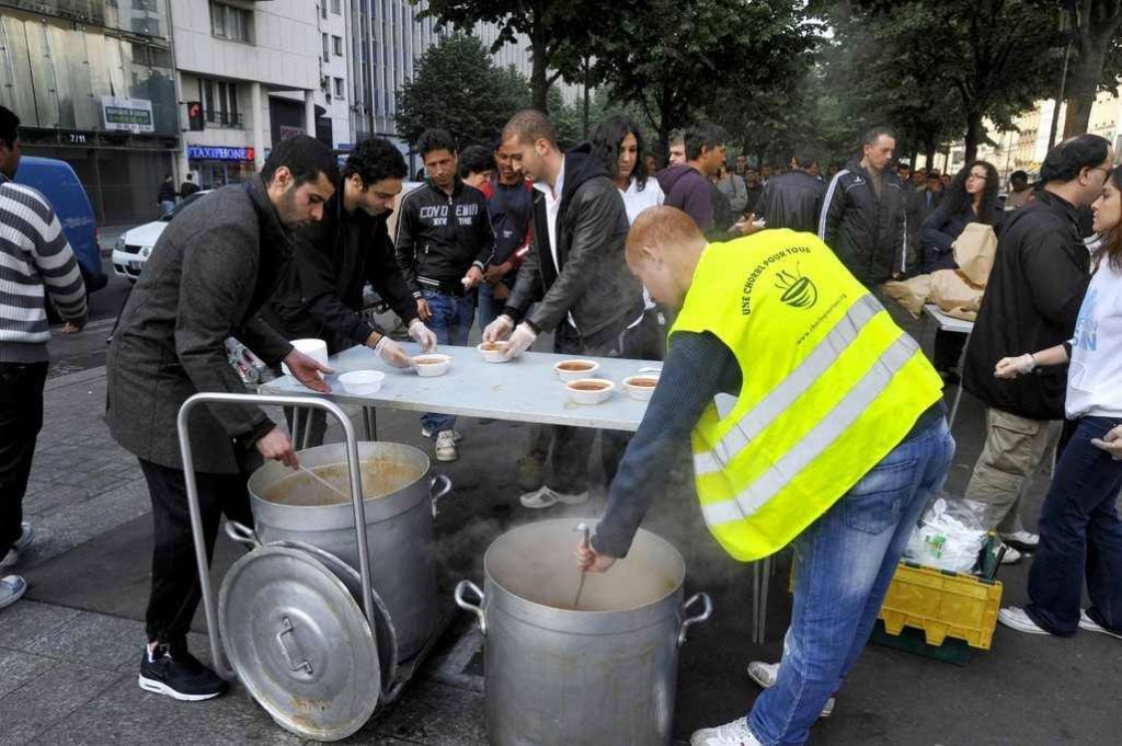 Muslim Charity Feeds Paris Homeless