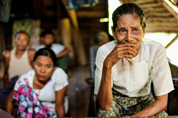 အမယ္အို တဦး အသတ္ခံရမႈက ဂါရ၀တရား ေပ်ာက္ဆံုးသြားေစမႈ လွစ္ျပလိုက္ေသာ ျမန္မာႏိုင္ငံတြင္း ဘာသာေရး ခြဲျခားမႈ