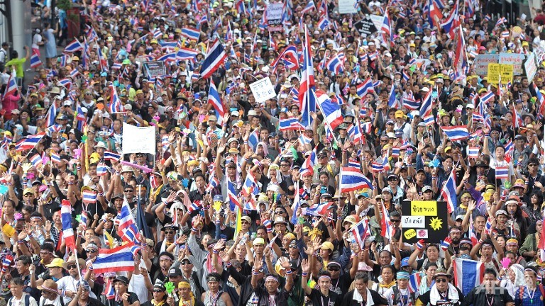 thai-protesters