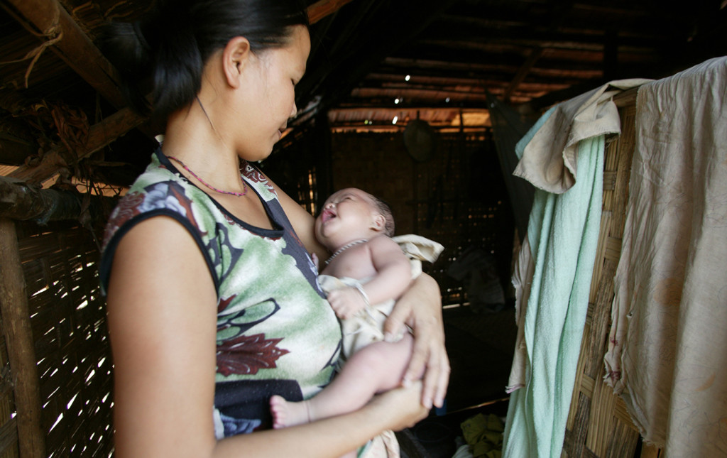 This feature is one of the six photo stories of Great Expectations project for the World Health Day 2005: six mothers living in different countries of the world share their experiences of pregnancy and childbirth. In Lao, the photographer has been followin
