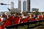 အစိုးရနှုတ်ထွက်ရန် ထိပ်တန်းသံဃာများ ဆန္ဒထုတ်ဖော်