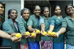 အိန္ဒိယမှ သန့်ရှင်းရေးအမျိုးသမီး ၁၁ ဦး ထီစပ်တူပေါက်ပြီး ဘ၀ပြောင်းလဲ