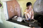 ခ်က္ျခင္းေျဖရွင္းရန္ လုိအပ္သည့္ ႏုိင္ငံအတြင္းမွ ေမ့ေလ်ာ့ခံ အိမ္တြင္းကေလးလုပ္သား ျပႆနာ