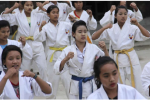 မတရားျပဳက်င့္မႈကုိ ကာကြယ္ႏုိင္ေရး ျမန္မာတုိင္းရင္းသူမ်ား ကရာေတးသင္ယူေန