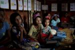 ဘင်္ဂလားဒေ့ရှ်ရောက် ရိုဟင်ဂျာဒုက္ခသည်ကလေးများကို မြန်မာသင်ရိုးဖြင့် စာသင်မည်